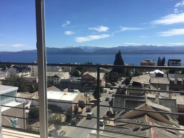 VENTA departamento 2 dormis, 1 cochera, vista al lago centro