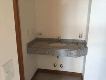VENTA departamento 2 dormis, 1 cochera, vista al lago centro