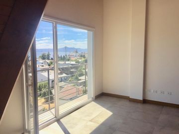 VENTA departamento 2 dormis, 1 cochera, vista al lago centro