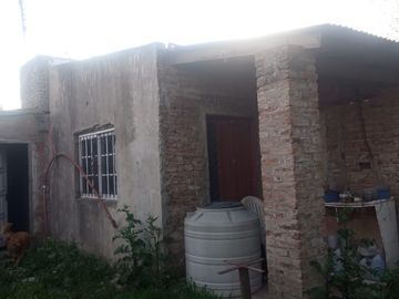 Casa en venta - 5 Dormitorios 3 Baños - 230mts2 - Longchamps