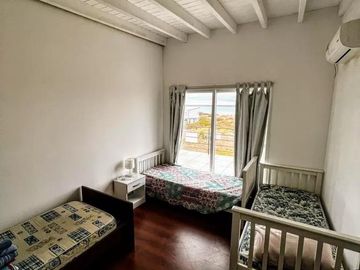 Casa en venta - 2 Dormitorios 2 Baños - Cocheras - 160Mts2 - Neuquén