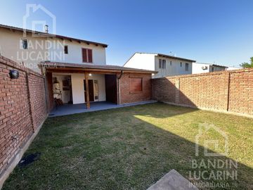 Casa en  Venta en Berazategui 3 Habitaciones. Impecable.