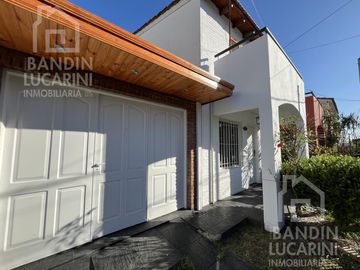 Casa en  Venta en Berazategui 3 Habitaciones. Impecable.