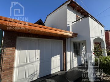 Casa en  Venta en Berazategui 3 Habitaciones. Impecable.