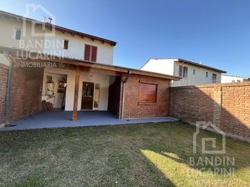 Casa en  Venta en Berazategui 3 Habitaciones. Impecable.