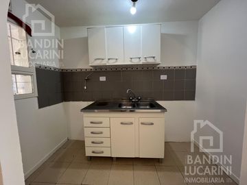 Casa en  Venta en Berazategui 3 Habitaciones. Impecable.