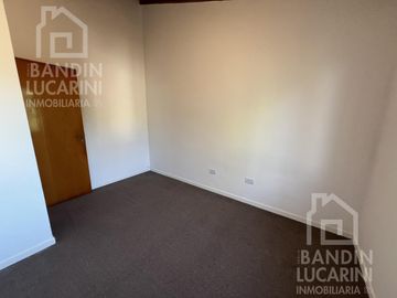 Casa en  Venta en Berazategui 3 Habitaciones. Impecable.