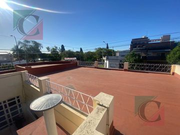 Casa 4 ambientes con terraza, patio y cochera APTO CREDITO