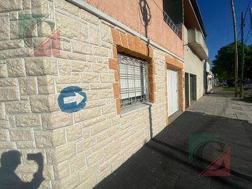 Casa 4 ambientes con terraza, patio y cochera APTO CREDITO