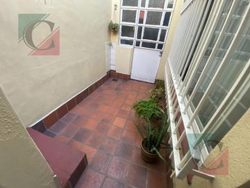 Casa 4 ambientes con terraza, patio y cochera APTO CREDITO