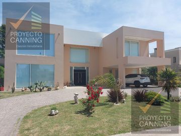 Casa en venta Barrio Don Joaquin Canning