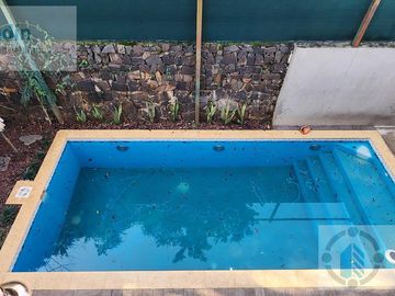 Se vende casa en barrio Privado Panambi