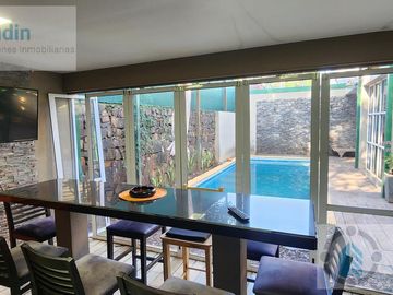 Se vende casa en barrio Privado Panambi