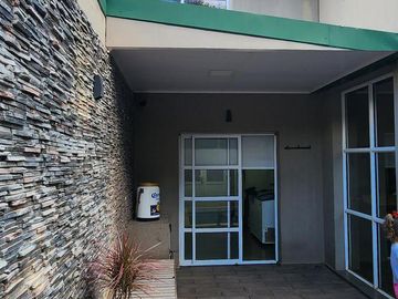Se vende casa en barrio Privado Panambi