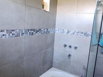 Se vende casa en barrio Privado Panambi