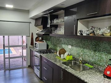 Se vende casa en barrio Privado Panambi