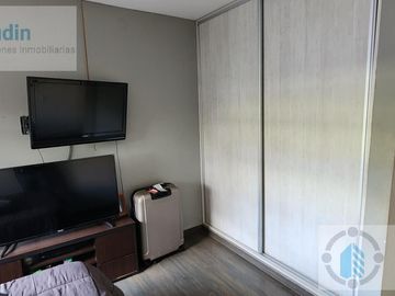 Se vende casa en barrio Privado Panambi