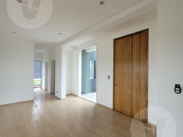 Casa en venta con renta - Barrio San Simon, Canning