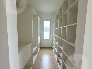 Casa en venta con renta - Barrio San Simon, Canning