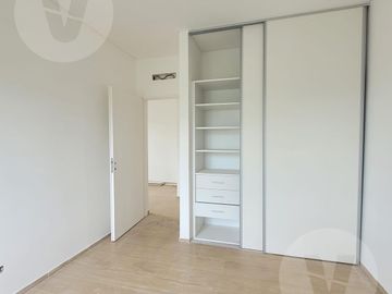 Casa en venta con renta - Barrio San Simon, Canning