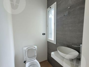 Casa en venta con renta - Barrio San Simon, Canning