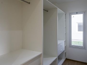 Casa en venta con renta - Barrio San Simon, Canning