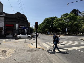 IMPORTANTE ESQUINA EN  VENTA en Barrio Sur, zona Tribunales
