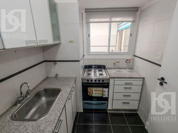 4 AMBIENTES A LA CALLE CON BALCON TERRAZA Y VISTA LATERAL AL MAR