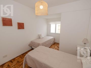 4 AMBIENTES A LA CALLE CON BALCON TERRAZA Y VISTA LATERAL AL MAR