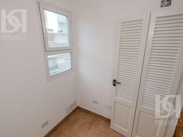 4 AMBIENTES A LA CALLE CON BALCON TERRAZA Y VISTA LATERAL AL MAR