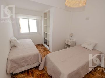 4 AMBIENTES A LA CALLE CON BALCON TERRAZA Y VISTA LATERAL AL MAR