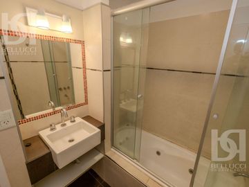4 AMBIENTES A LA CALLE CON BALCON TERRAZA Y VISTA LATERAL AL MAR