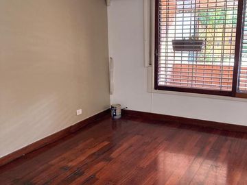 Casa - La Lucila-Vias/Maipu  5 ambientes -