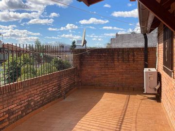 Casa - La Lucila-Vias/Maipu  5 ambientes -