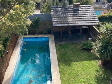 Casa - La Lucila-Vias/Maipu  5 ambientes -