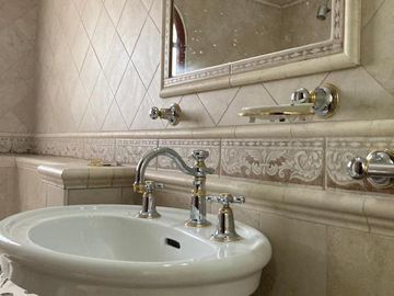 Casa - La Lucila-Vias/Maipu  5 ambientes -