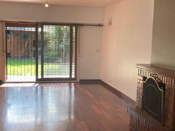 Casa - La Lucila-Vias/Maipu  5 ambientes -