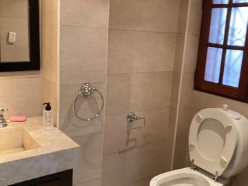Casa - La Lucila-Vias/Maipu  5 ambientes -