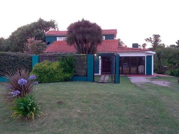 Casa en venta - 3 Dormitorios 2 Baños - 900Mts2 - Miramar