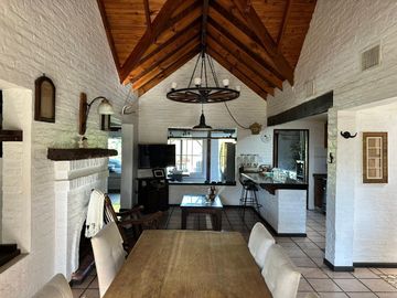 Casa en venta Campos de Echeverria Canning