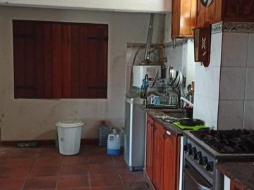 Casa en venta - 3 dormitorios 2 baños  - jardín parquizado 140mts2 - San Bernardo Del Tuyu