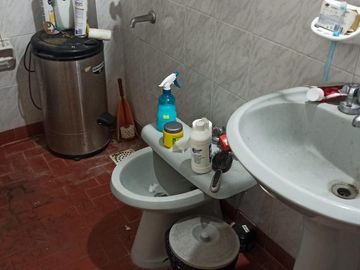 Casa en venta - 3 dormitorios 2 baños  - jardín parquizado 140mts2 - San Bernardo Del Tuyu