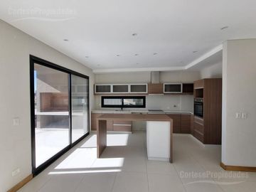 Casa en Vila Marina
