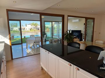 OPORTUNIDAD Venta casa 4 dormitorios a la laguna - Santa Isabel - Escobar