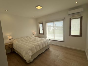 OPORTUNIDAD Venta casa 4 dormitorios a la laguna - Santa Isabel - Escobar