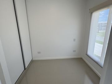 OPORTUNIDAD Venta casa 4 dormitorios a la laguna - Santa Isabel - Escobar