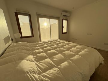 OPORTUNIDAD Venta casa 4 dormitorios a la laguna - Santa Isabel - Escobar