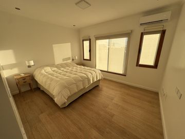 OPORTUNIDAD Venta casa 4 dormitorios a la laguna - Santa Isabel - Escobar
