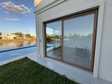 OPORTUNIDAD Venta casa 4 dormitorios a la laguna - Santa Isabel - Escobar