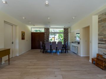 Casa moderna a la venta en barrio cerrado Lomas de San Francisco   uf 27